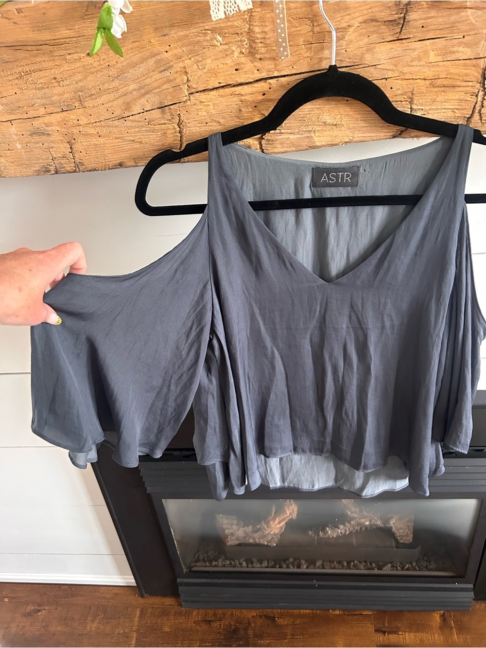 ASTR Slate Gray Cold-Shoulder V-Neck Blouse